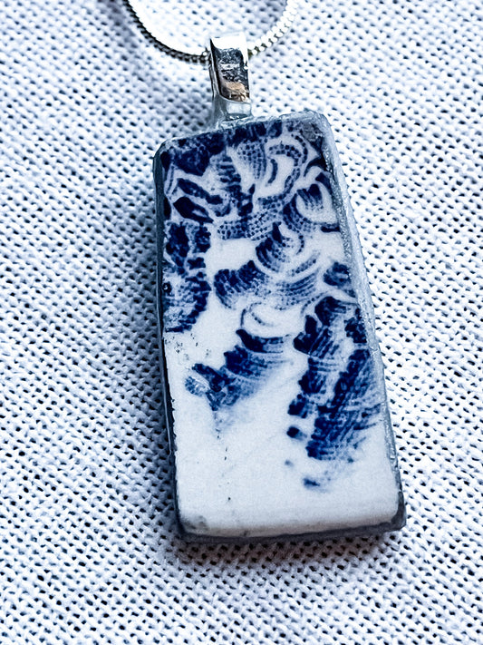 Handmade Enoch Wedgewood Pendant-Countryside [Swirling Sky]