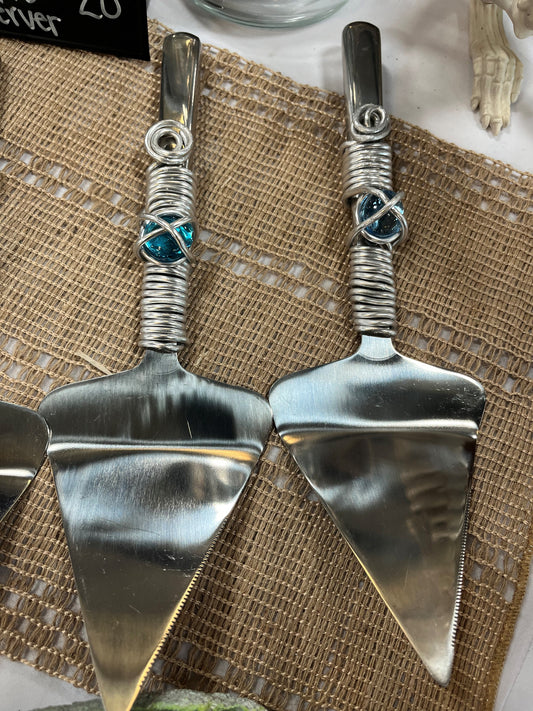 wire wrapped pie server